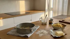 Piróg-romaszka z jabłkami i kruszonką — drożdżowy kwiat prostszy, niż myślisz