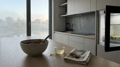 Najprostszy deser z rjażenki i kakao bez pieczenia — a wychodzi zaskakująco puszysty